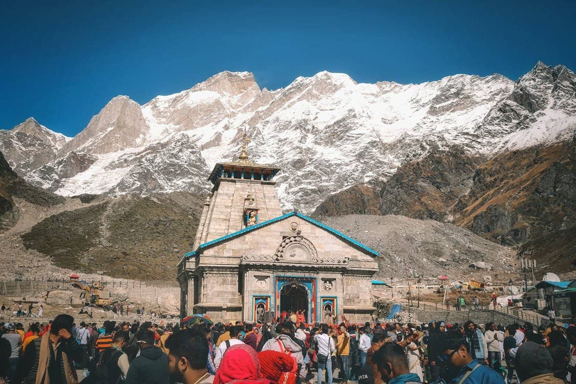 free-photo-of-crowds-of-people-by-a-mountain-temple